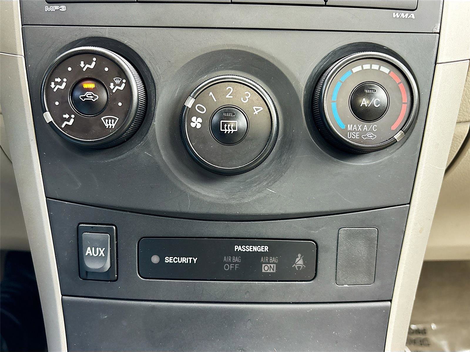 Used 2013 Toyota Corolla L image 16