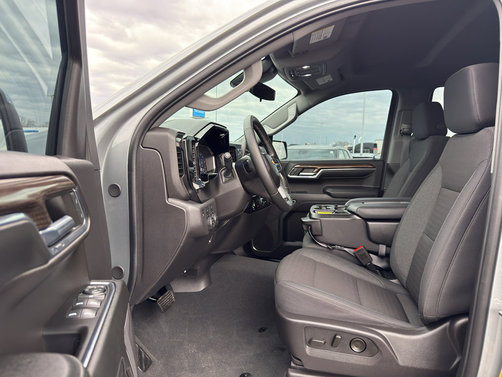 Used 2024 Chevrolet Silverado 1500 LT image 12