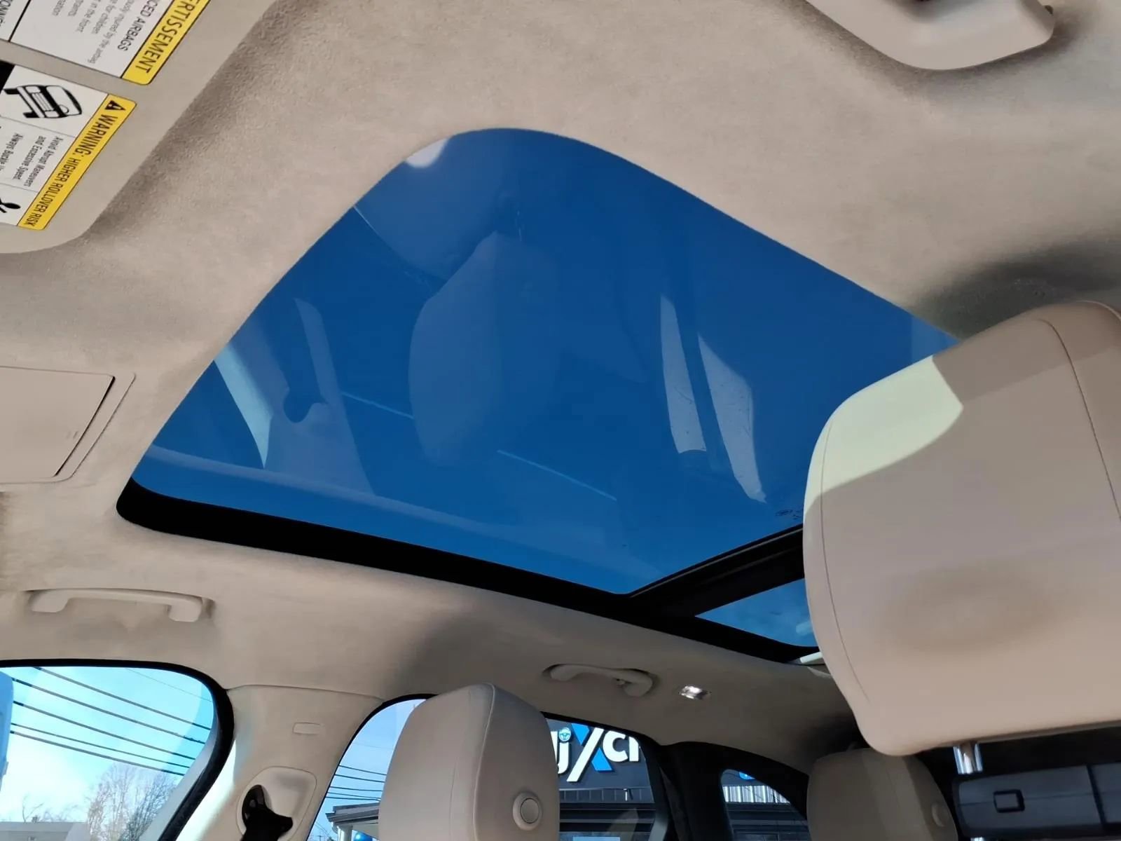 Used 2020 Jaguar F-PACE Premium image 27