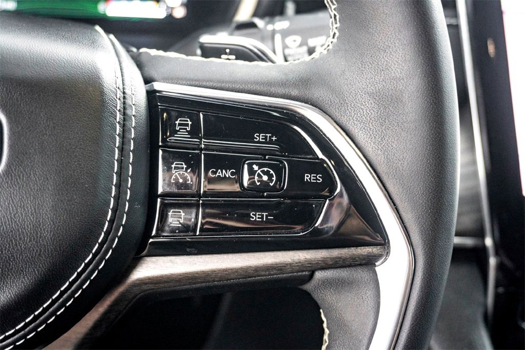 Used 2023 Jeep Grand Cherokee Overland image 20