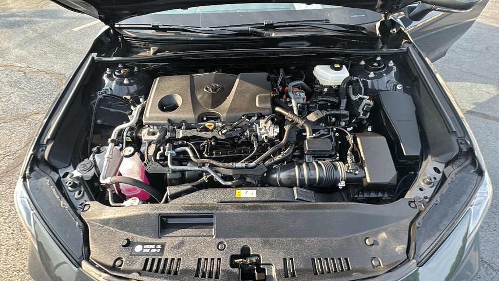 Used 2025 Toyota Camry SE FWD image 31