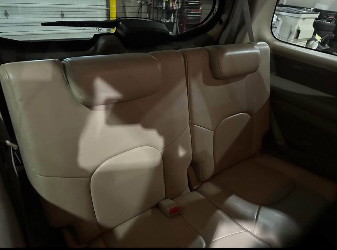 Used 2011 Nissan Pathfinder Silver image 8