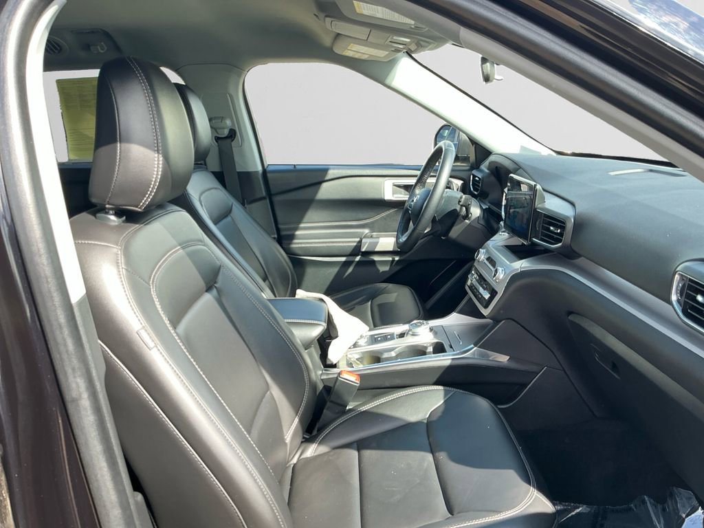 Used 2024 Ford Explorer XLT w/ Equipment Group 202A image 15