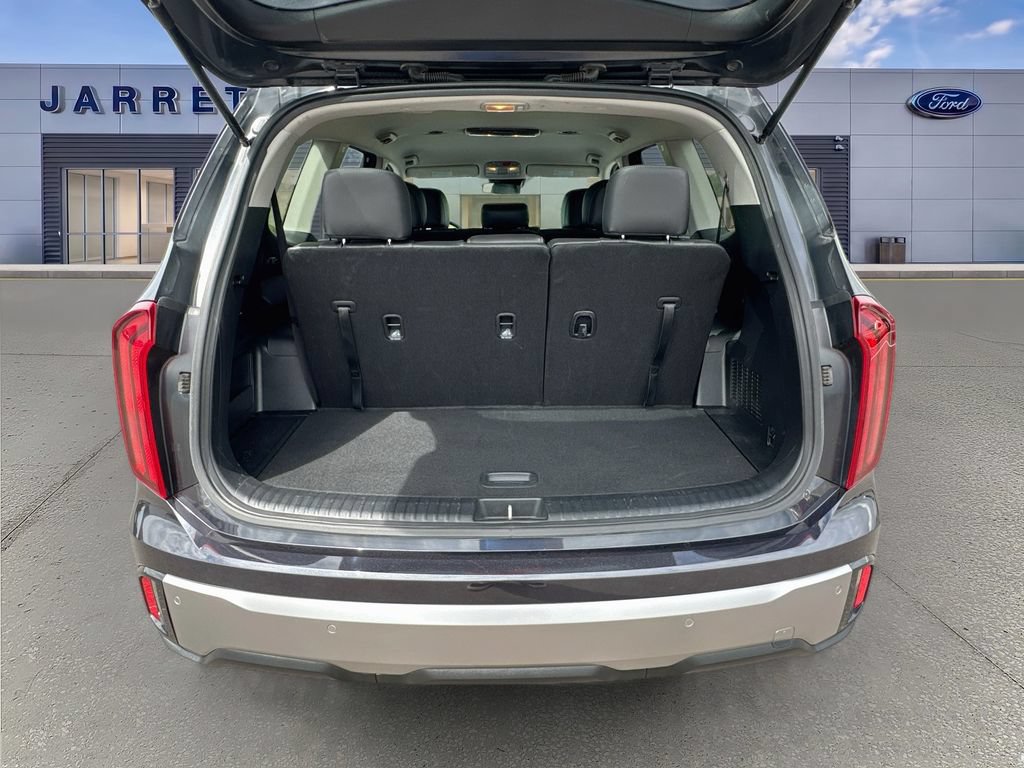 Used 2025 Kia Telluride LX FWD image 27