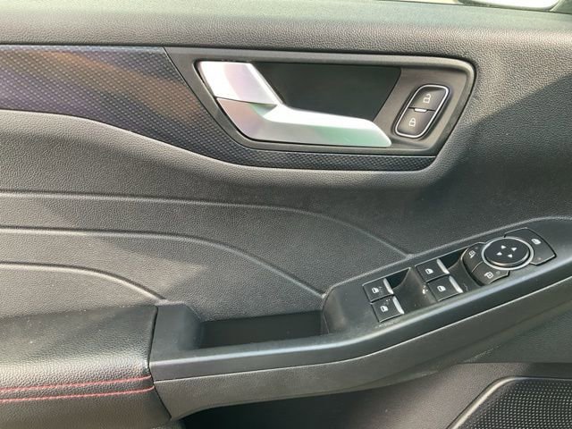 Used 2024 Ford Escape ST-Line w/ Cold Weather Package FWD image 25