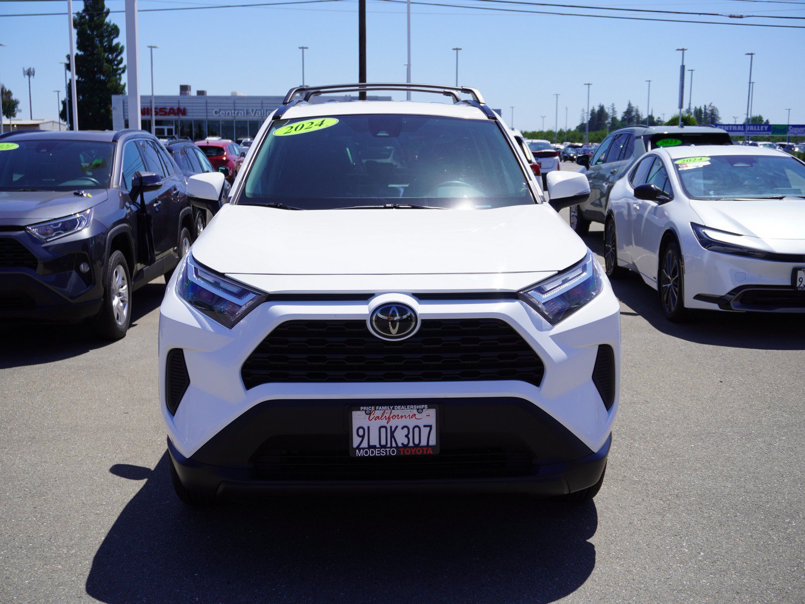 Used 2024 Toyota RAV4 XLE AWD/4WD image 4