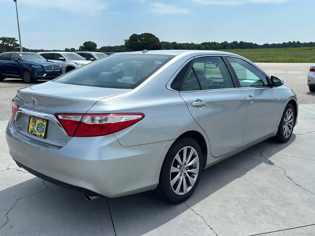 Used 2016 Toyota Camry XLE FWD image 4