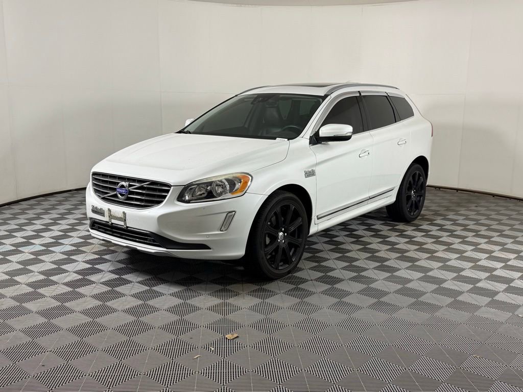 Used 2016 Volvo XC60 T6 w/ Proximity Package AWD/4WD image 8