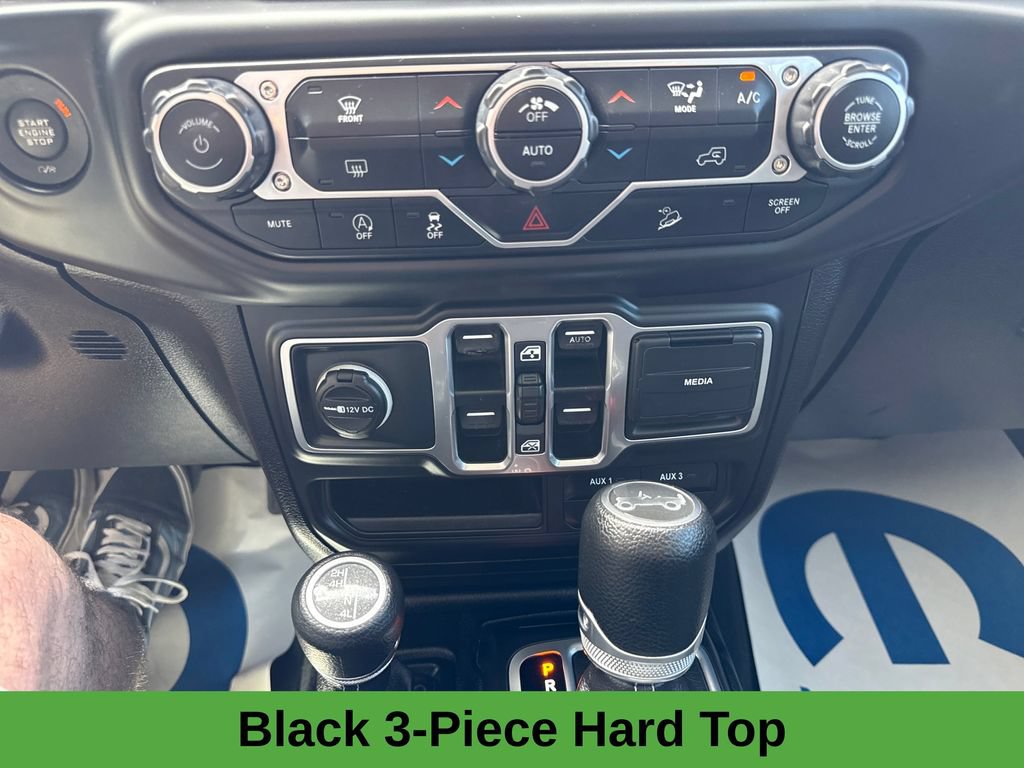 Used 2018 Jeep Wrangler Unlimited Sahara w/ LED Lighting Group AWD/4WD image 19