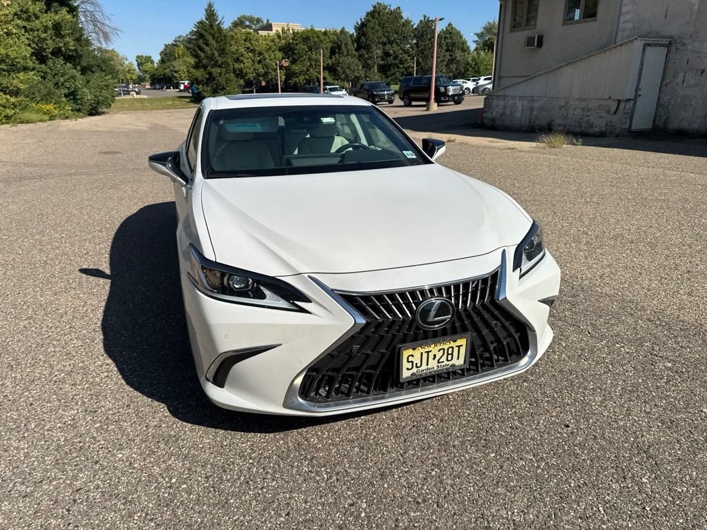 Certified 2024 Lexus ES 300h w/ Premium Package FWD image 30
