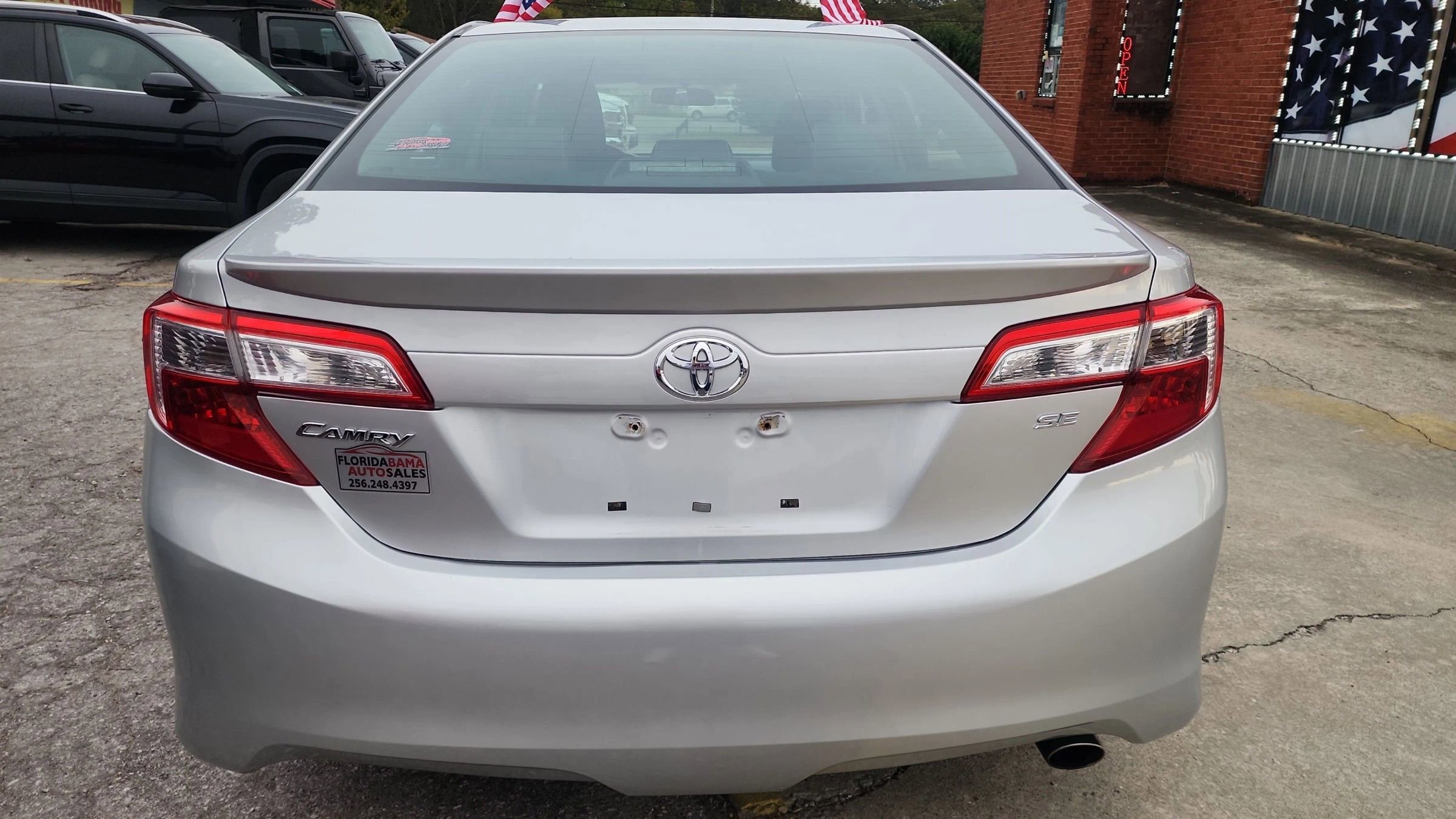 Used 2014 Toyota Camry SE image 6