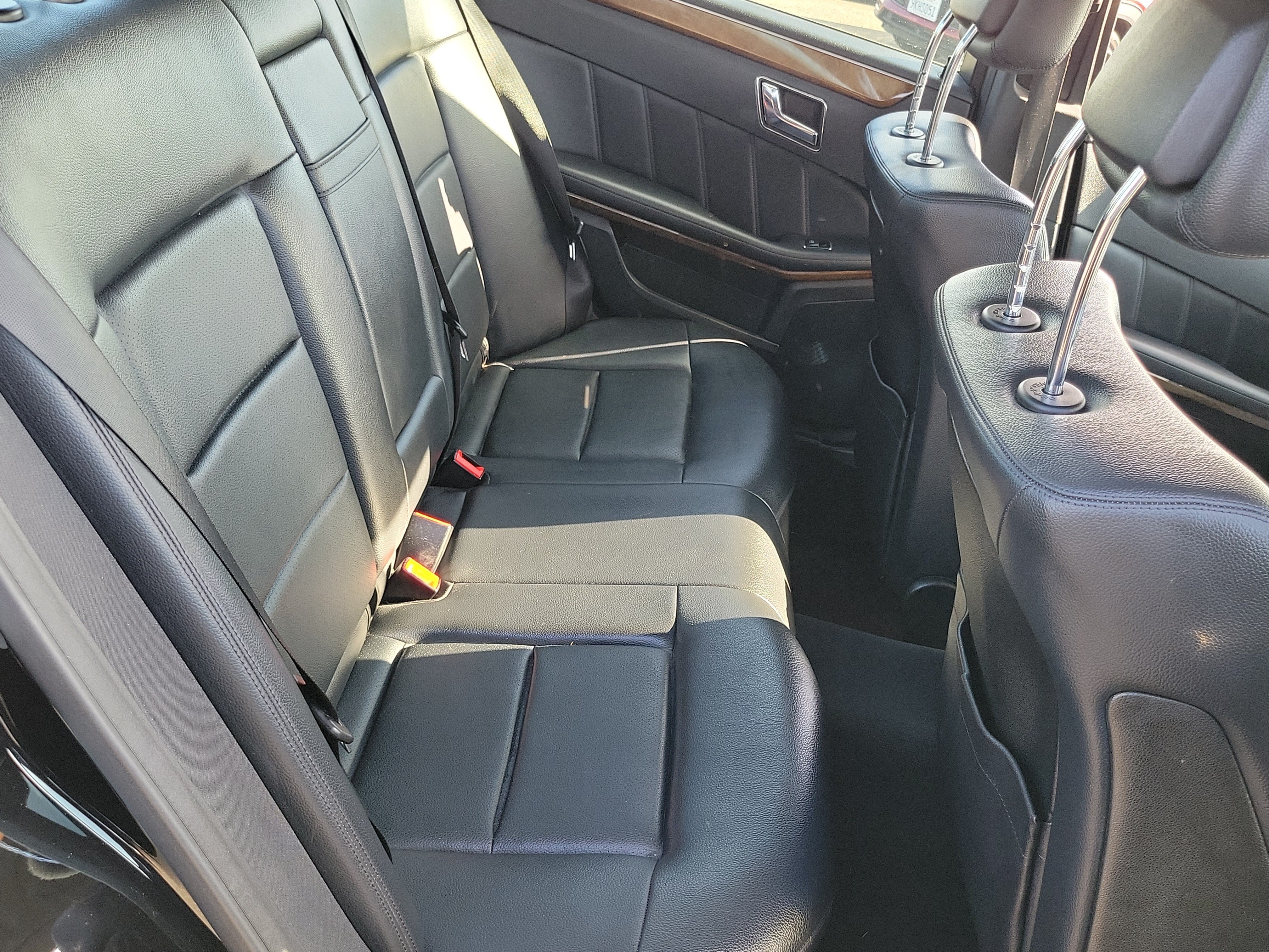 Used 2010 Mercedes-Benz E 350 Sedan image 24