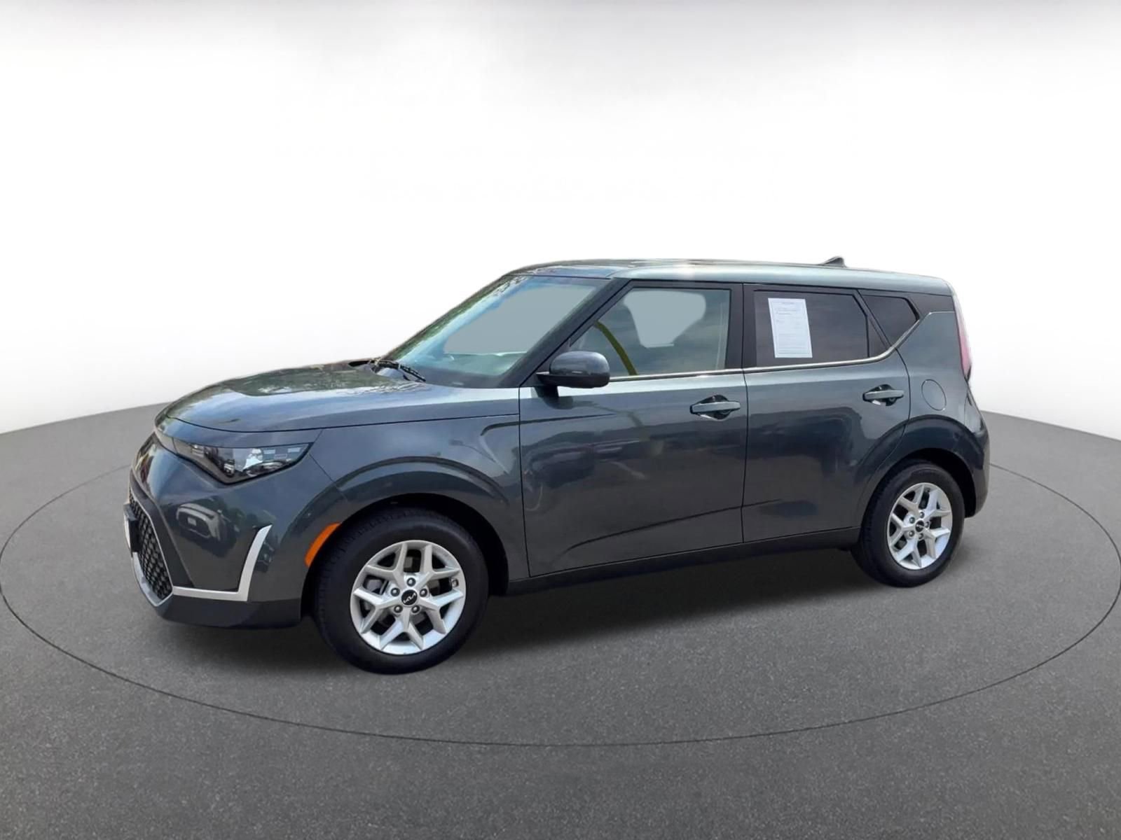 Used 2025 Kia Soul LX w/ LX Technology Package image 8