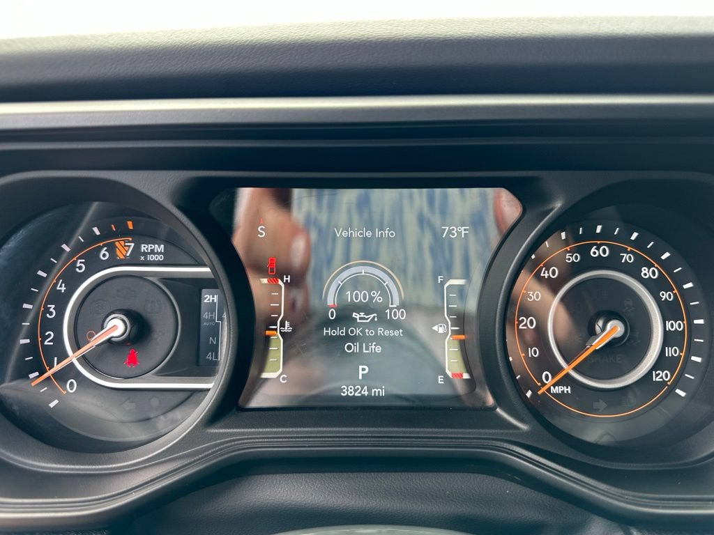 Used 2025 Jeep Gladiator Mojave AWD/4WD image 48