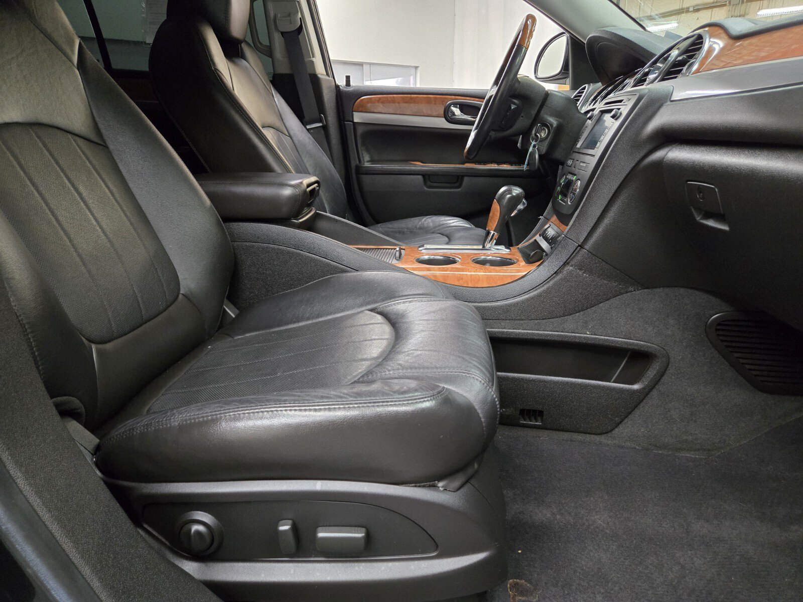 Used 2012 Buick Enclave Premium FWD image 13
