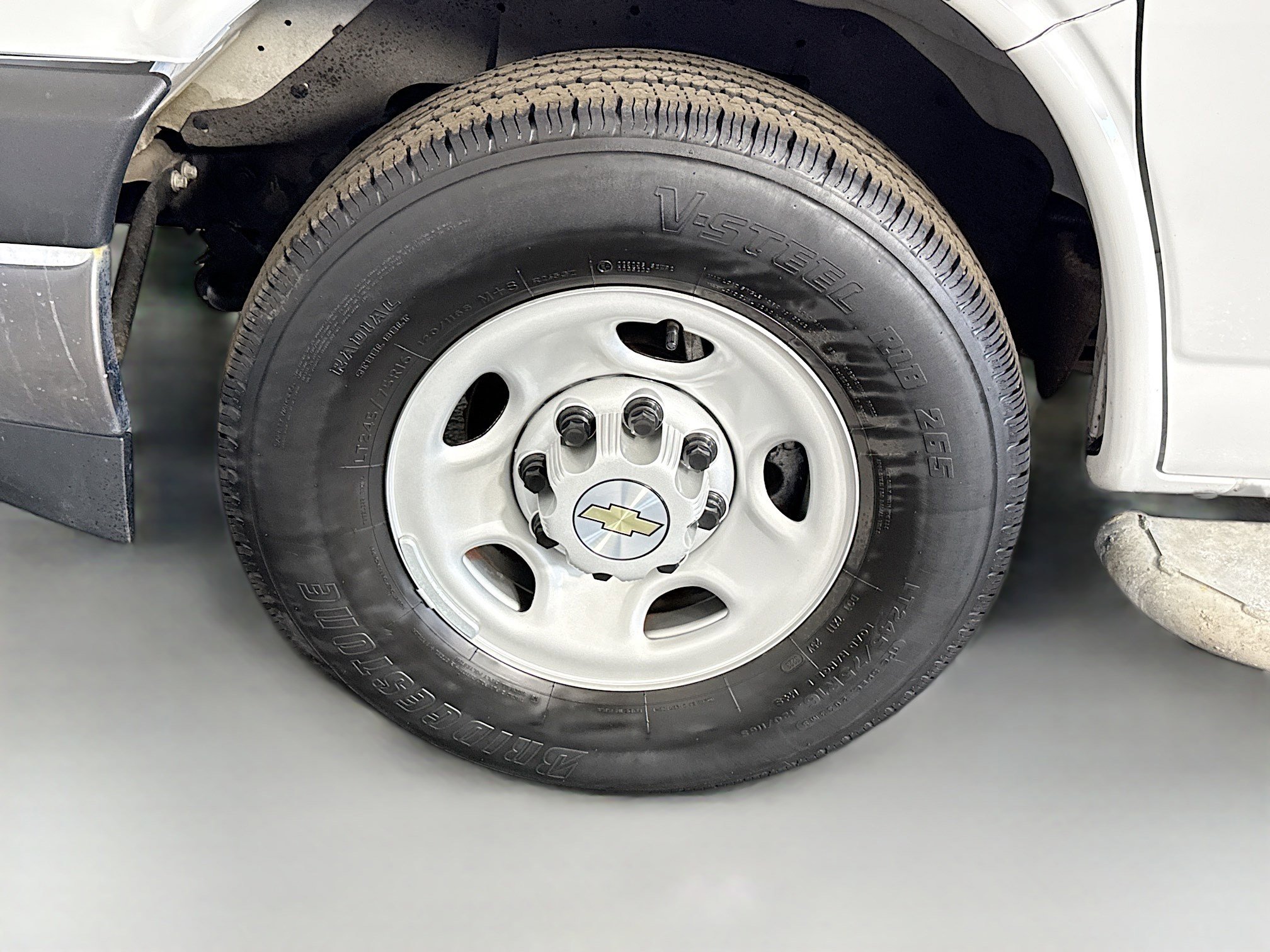 Used 2023 Chevrolet Express 2500 w/ Driver Convenience Package image 33