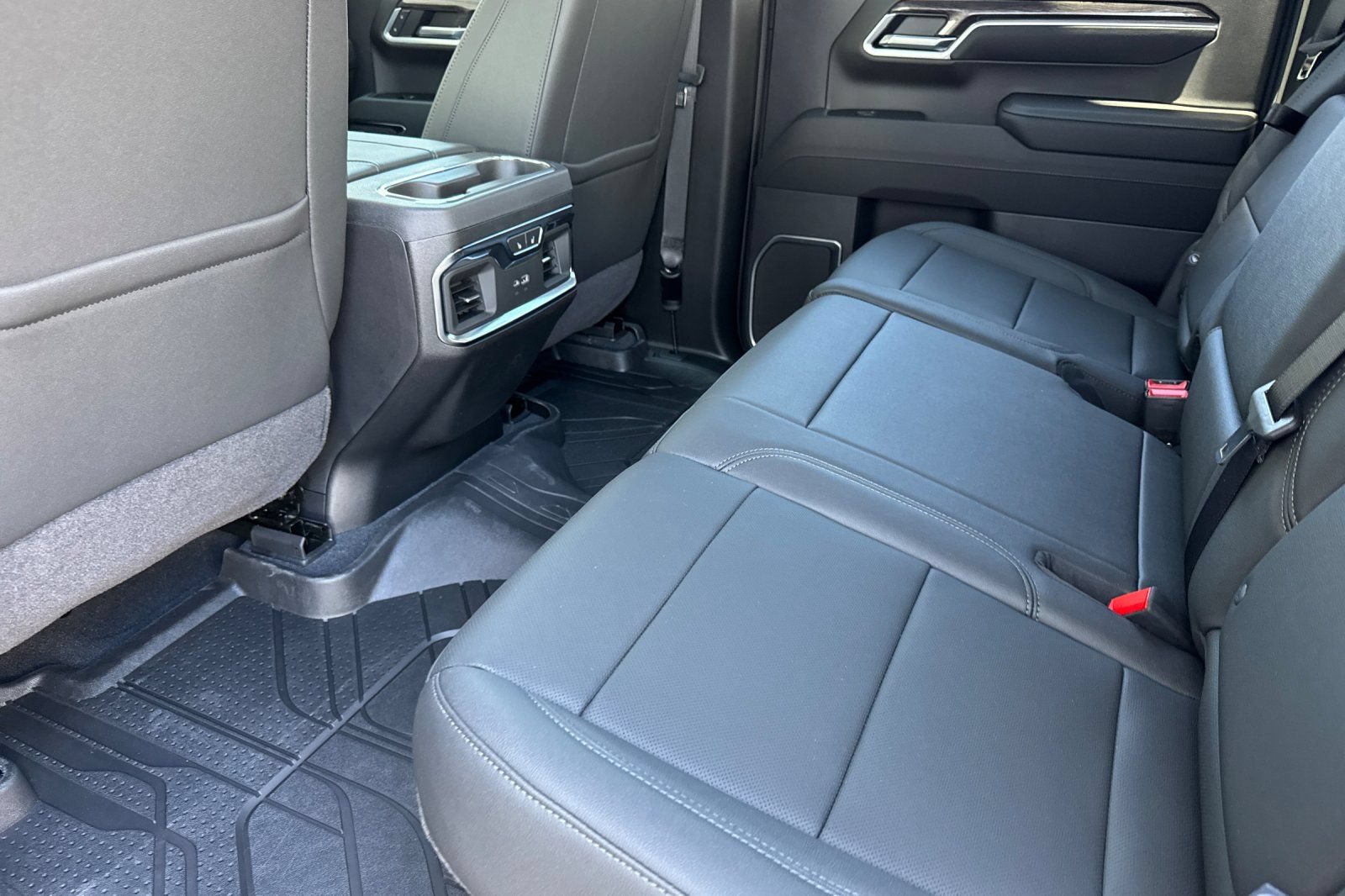 New 2026 Chevrolet Silverado 1500 LTZ w/ Technology Package AWD/4WD image 11