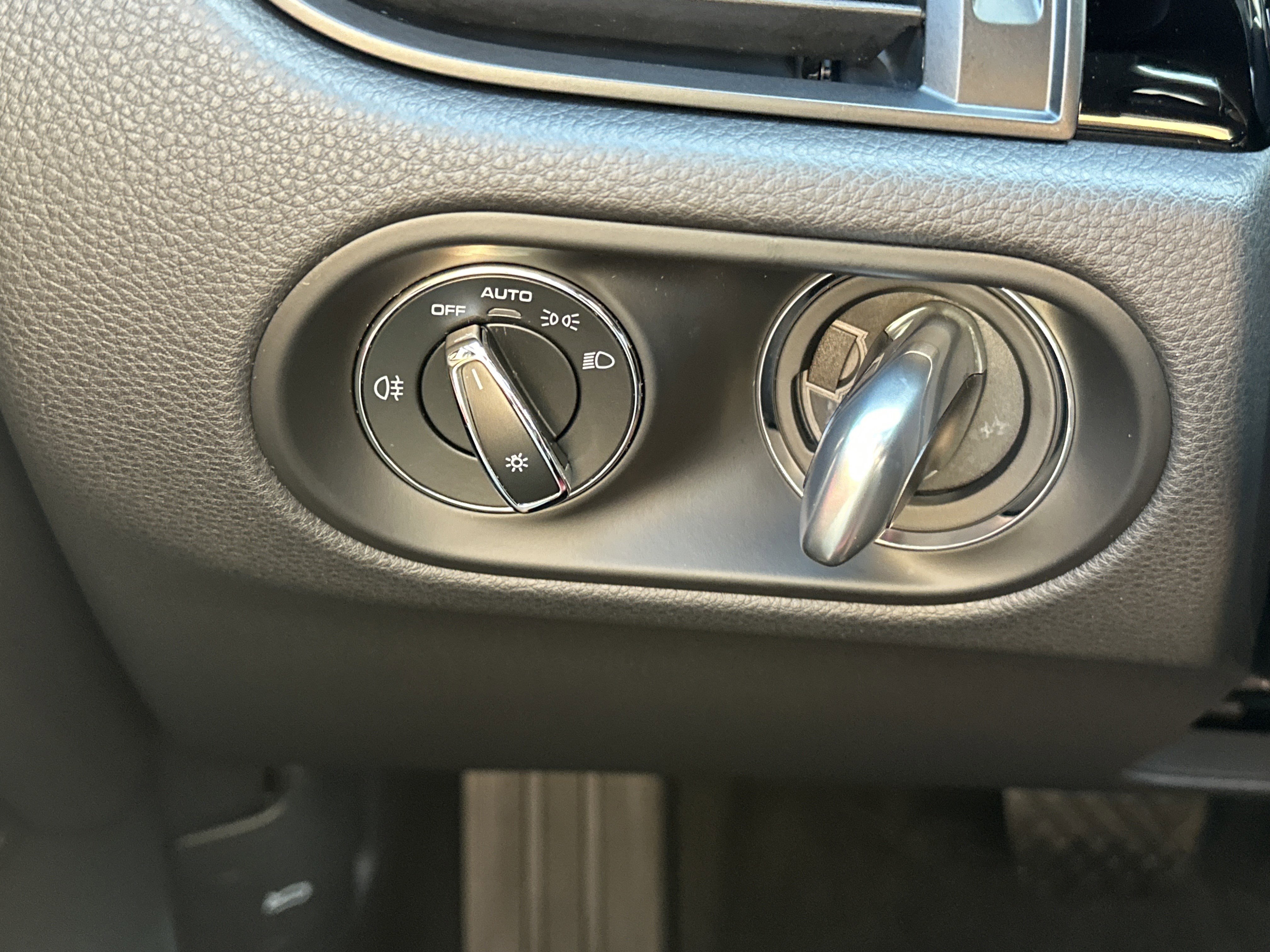 Used 2023 Porsche Macan image 27