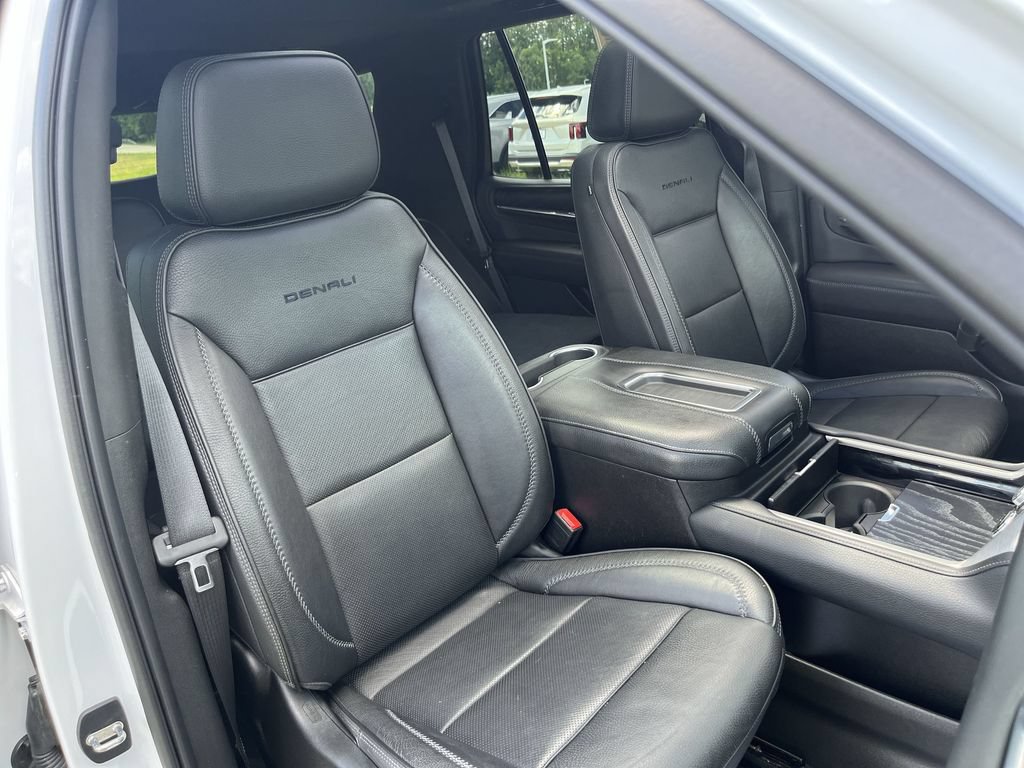 Used 2021 GMC Yukon Denali w/ Denali Premium Package AWD/4WD image 32