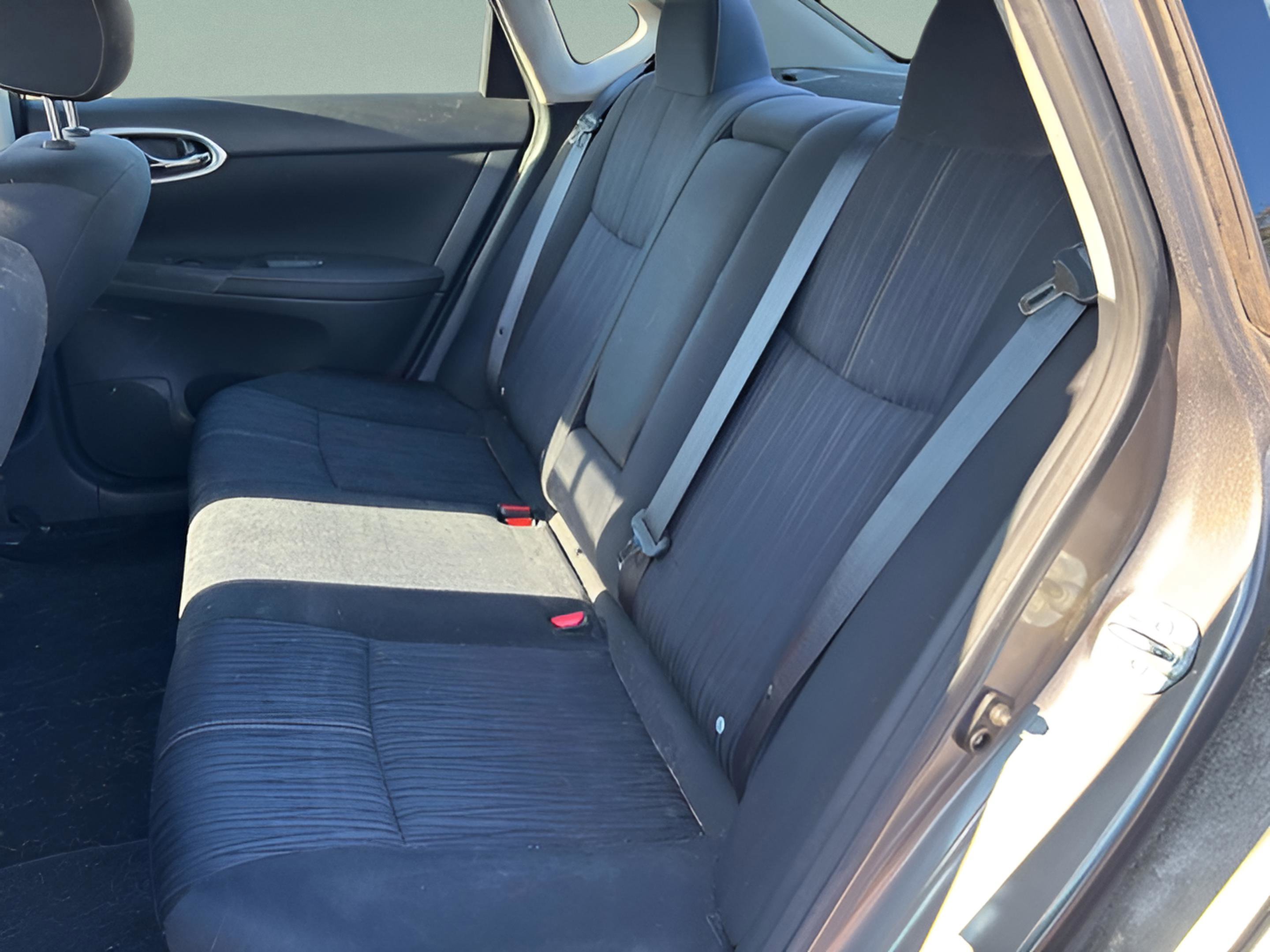 Used 2016 Nissan Sentra SV image 9