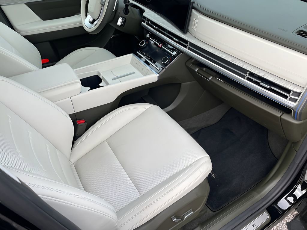 Used 2025 Hyundai Santa Fe Calligraphy image 27