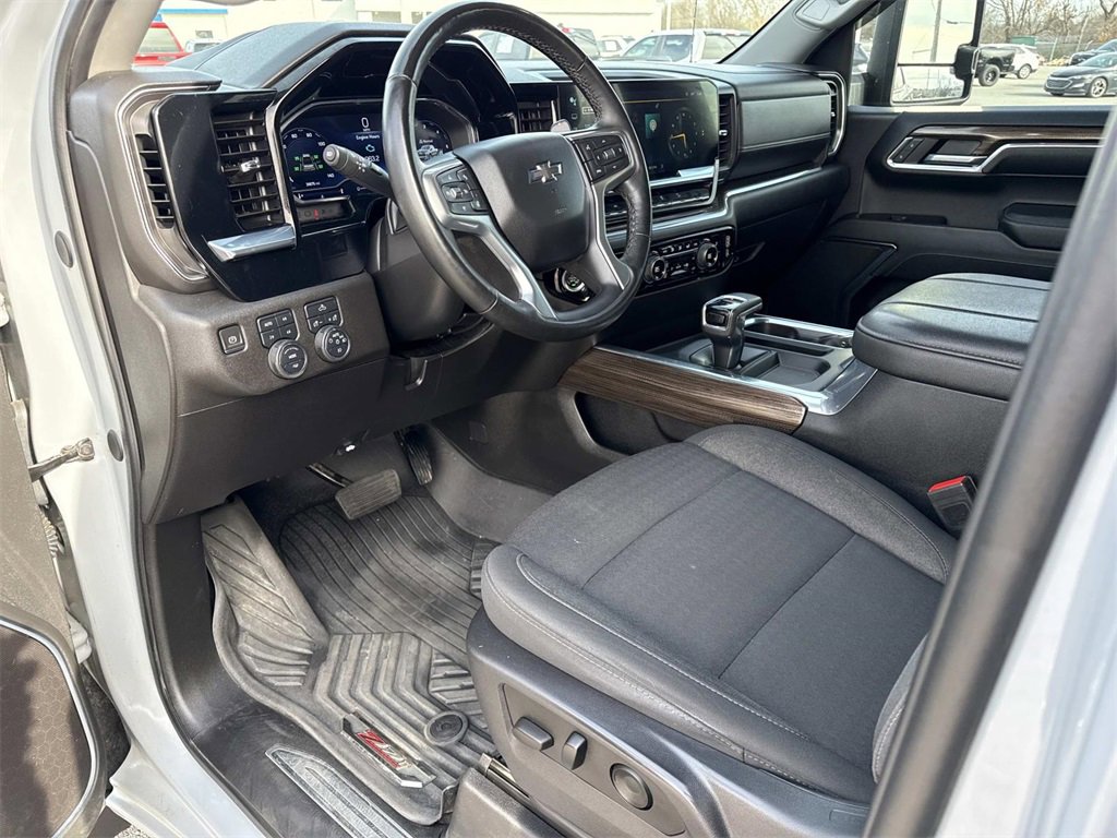 Used 2024 Chevrolet Silverado 1500 RST w/ Z71 Off-Road Package image 9