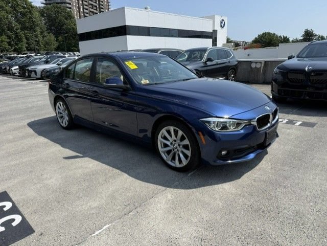Used 2018 BMW 320i xDrive Sedan w/ Convenience Package AWD/4WD image 2