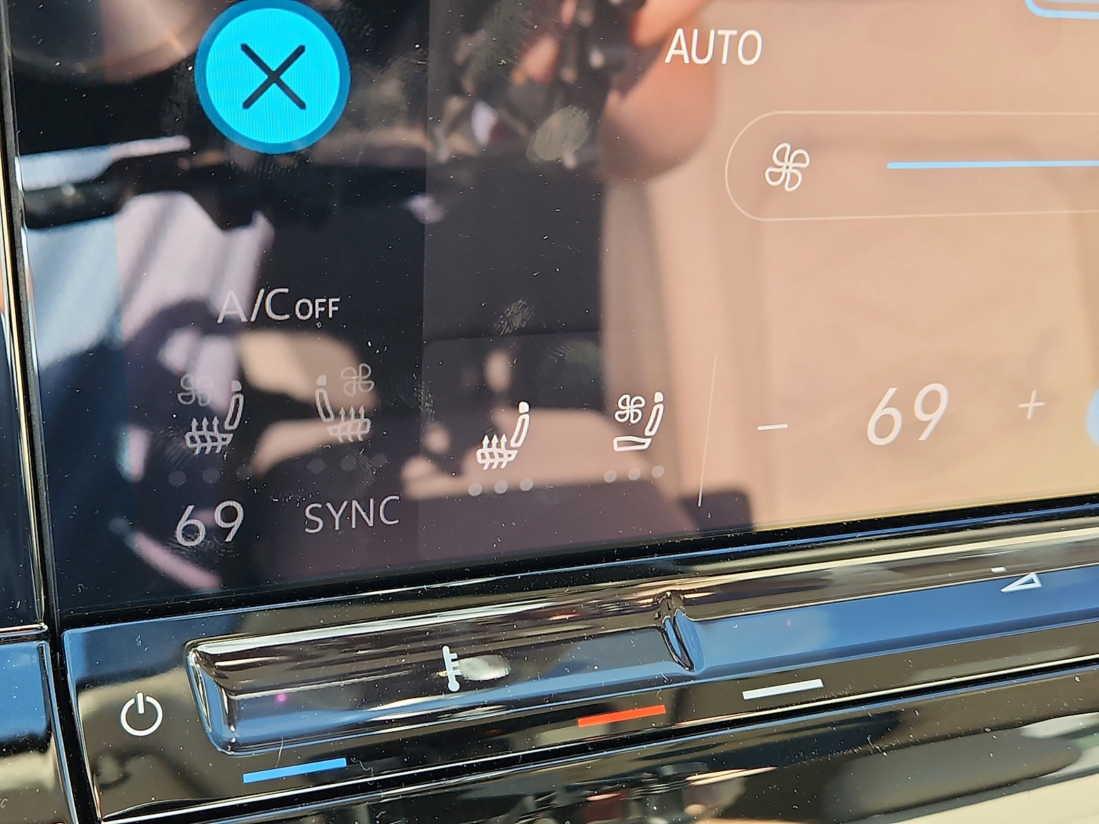 New 2025 Volkswagen Atlas SE image 17