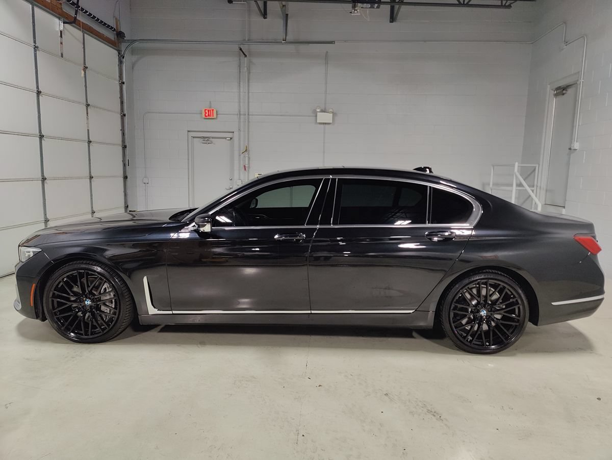 Used 2020 BMW 750i xDrive w/ Executive Package AWD/4WD image 28