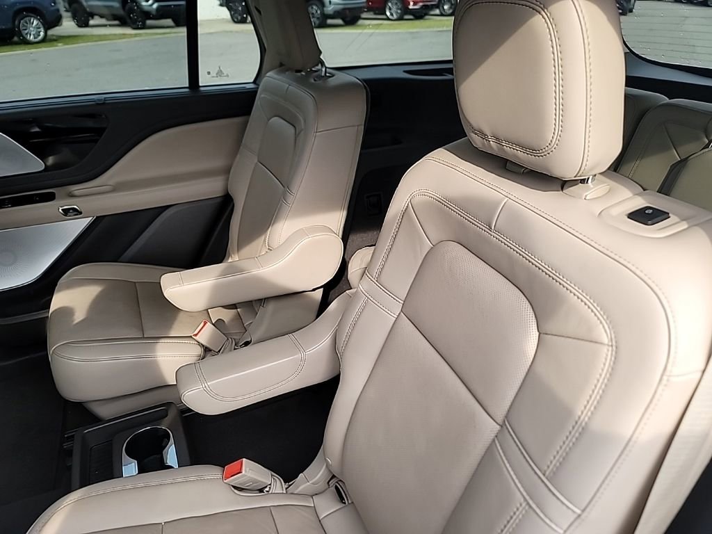 Used 2022 Lincoln Aviator Reserve w/ Equipment Group 201A AWD/4WD image 26