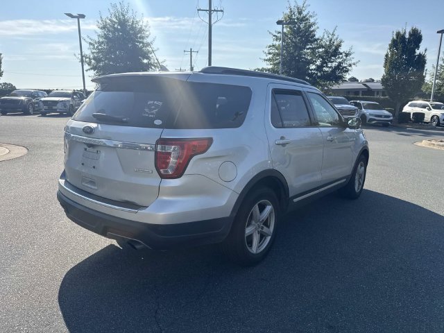 Used 2018 Ford Explorer XLT w/ Equipment Group 202A FWD image 8