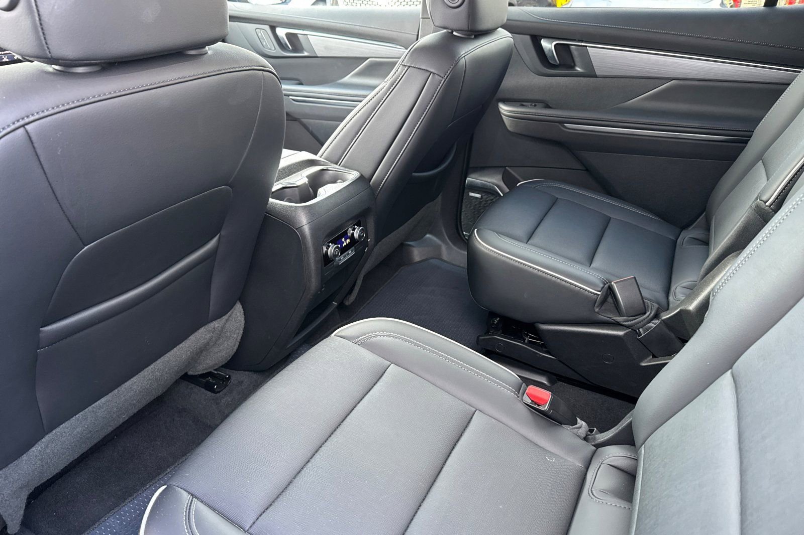 Used 2025 Buick Enclave Preferred FWD image 13