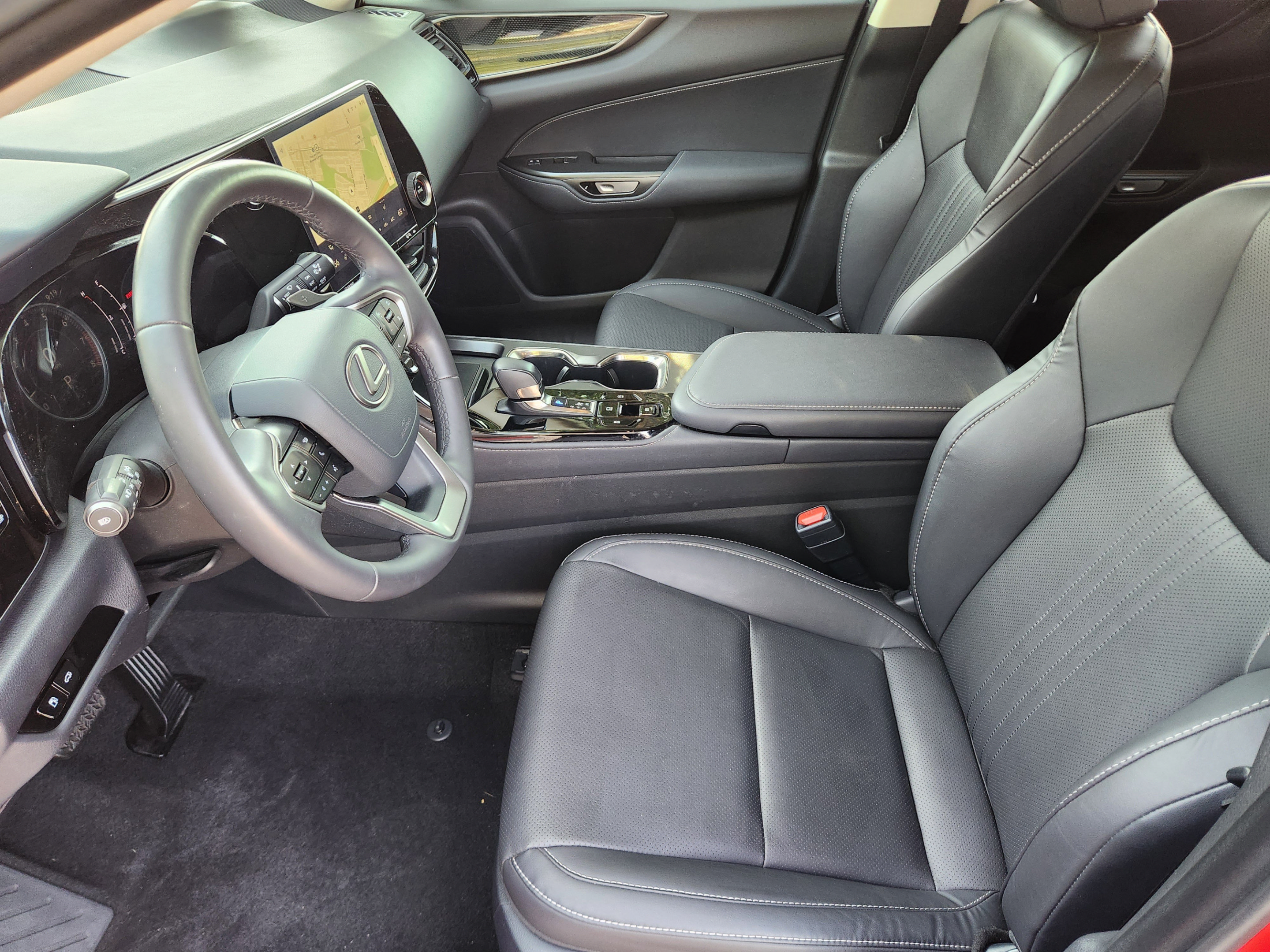 Certified 2025 Lexus NX 250 FWD w/ Cold Area Package image 5