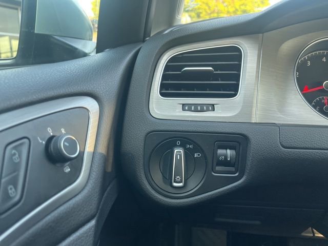 Used 2017 Volkswagen Golf SEL image 17