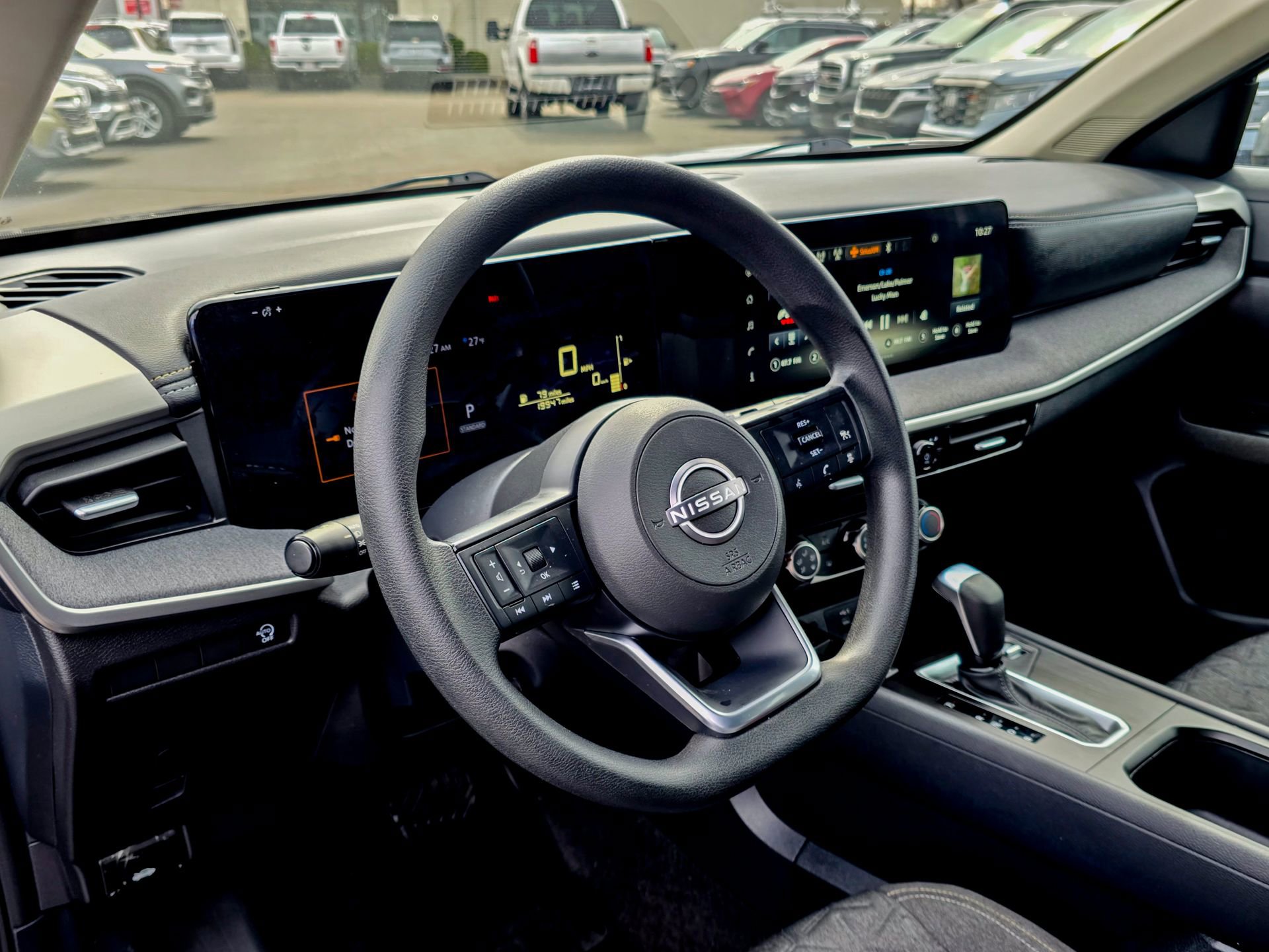 Used 2025 Nissan Kicks SV image 7