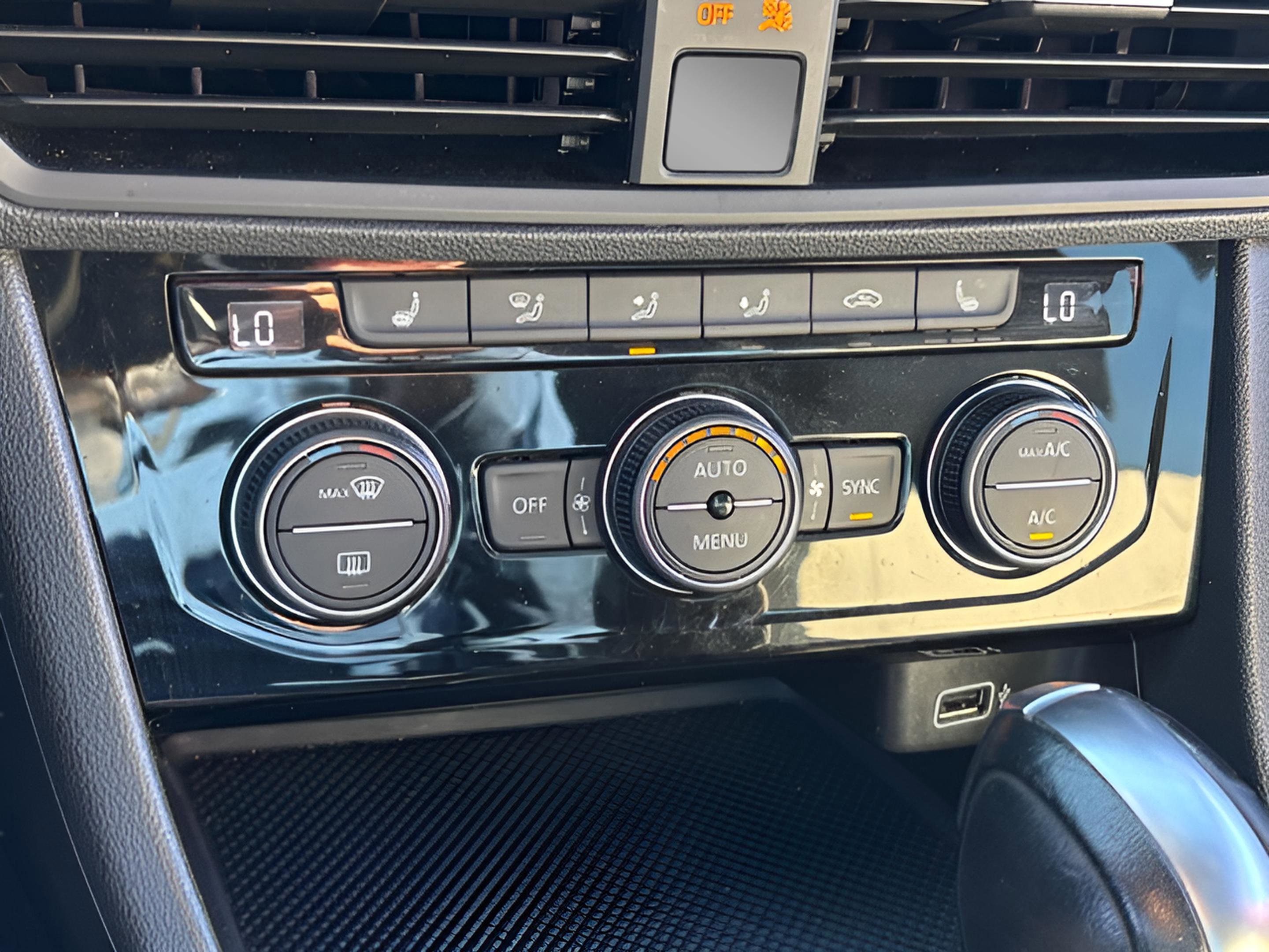 Used 2019 Volkswagen Jetta R-Line image 29