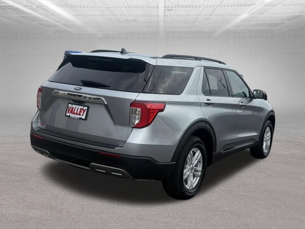 Used 2024 Ford Explorer XLT w/ Equipment Group 202A AWD/4WD image 12