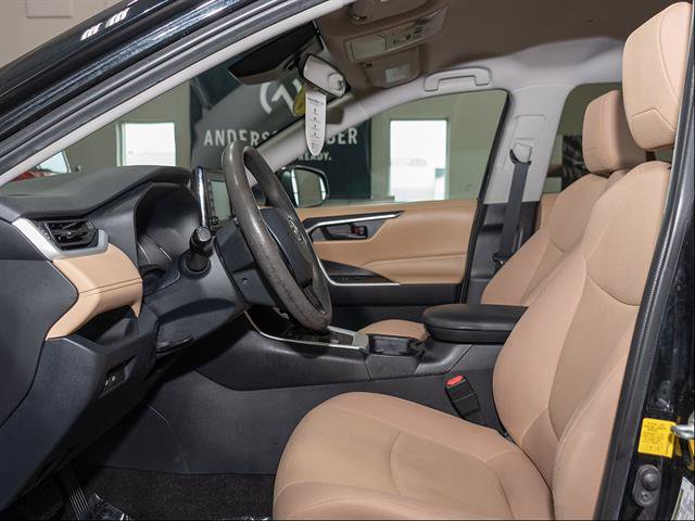 Used 2020 Toyota RAV4 LE w/ All Weather Liner Package AWD/4WD image 8