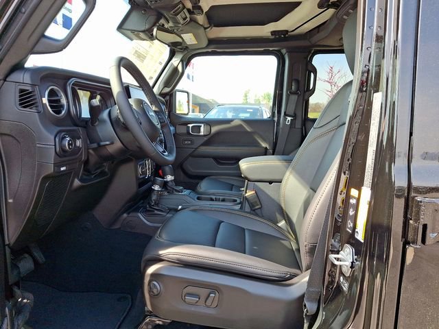 New 2025 Jeep Gladiator Sport image 5