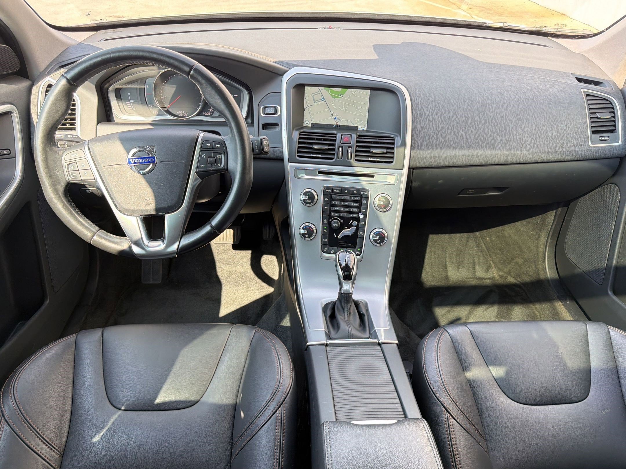 Used 2017 Volvo XC60 T6 Dynamic w/ Climate Package AWD/4WD image 17