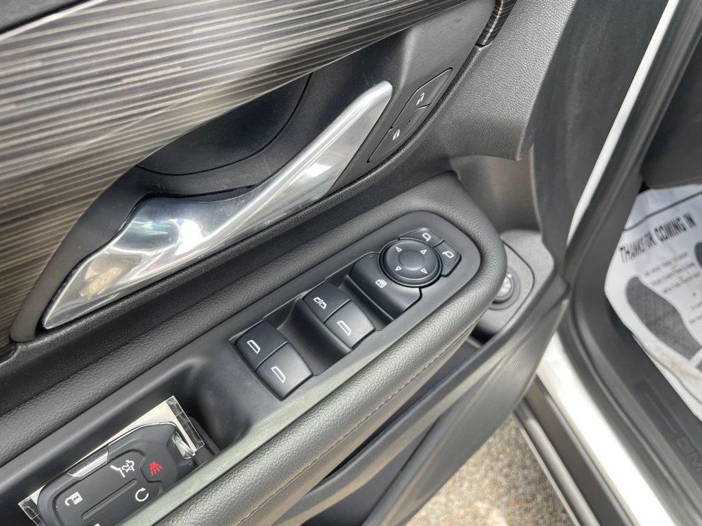 Used 2024 GMC Terrain SLE w/ Driver Convenience Package FWD image 14