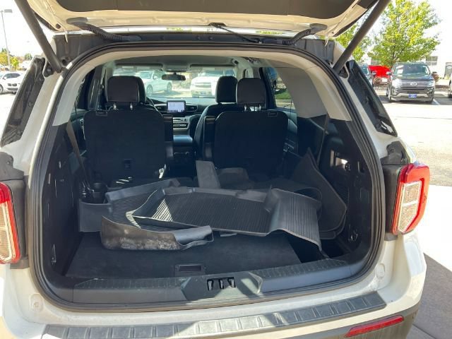 Used 2021 Ford Explorer XLT w/ Equipment Group 202A AWD/4WD image 5