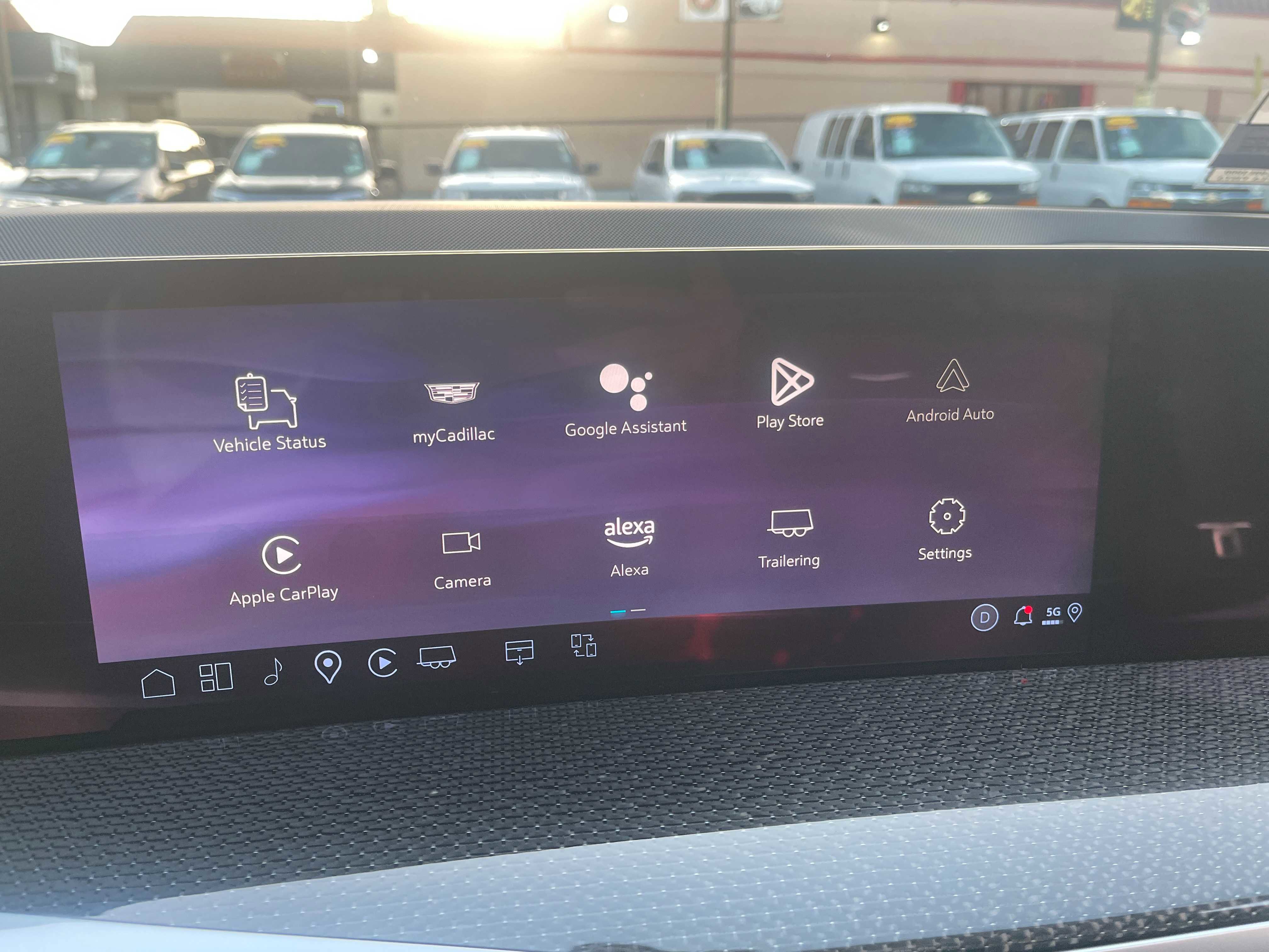 Used 2025 Cadillac Escalade ESV V image 36