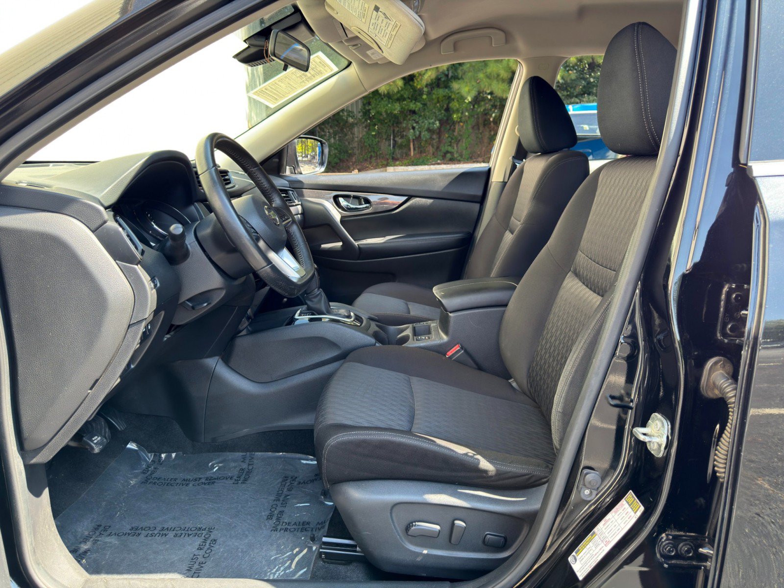 Used 2019 Nissan Rogue SV FWD image 15