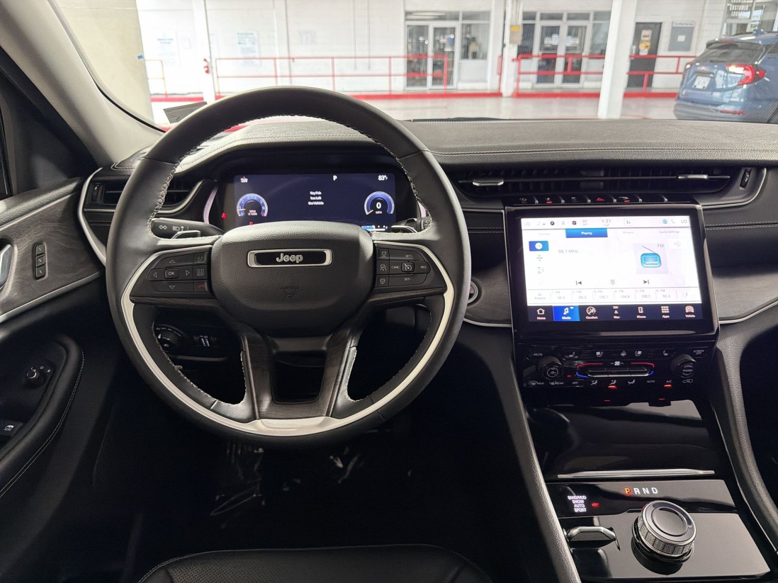 Used 2023 Jeep Grand Cherokee L Limited w/ Luxury Tech Group II AWD/4WD image 16