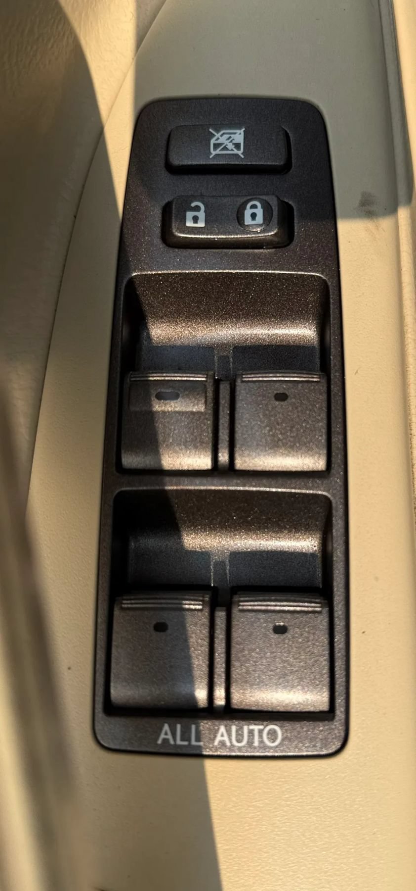 Used 2013 Lexus LX 570 4WD image 27