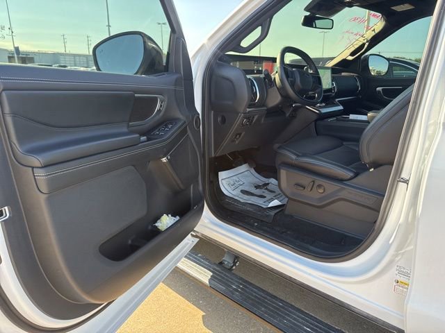 Used 2025 Ford Expedition Max Platinum w/ Stealth Performance Package AWD/4WD image 9