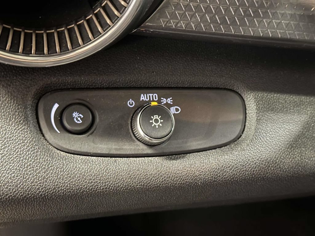 Certified 2024 Chevrolet Trax ACTIV w/ Sunroof Package FWD image 20
