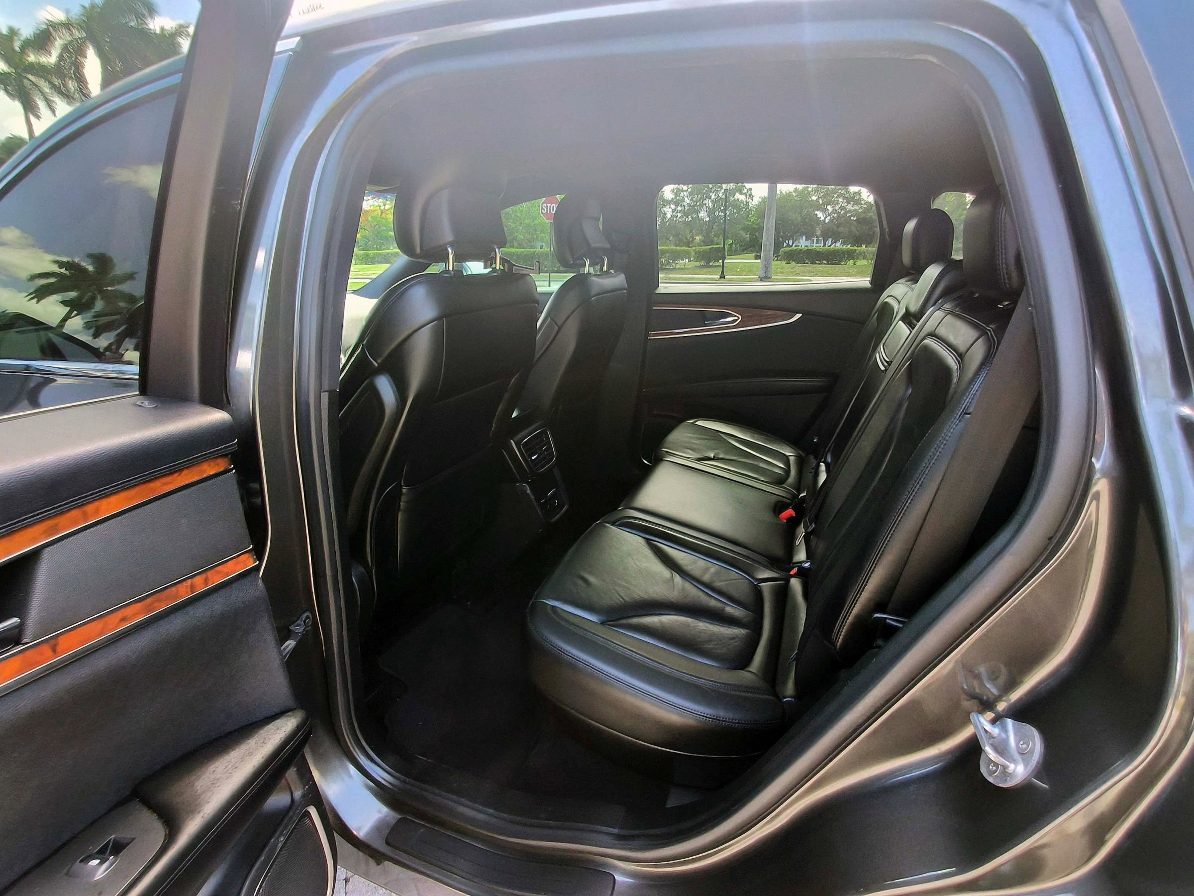 Used 2018 Lincoln MKX Reserve FWD image 12