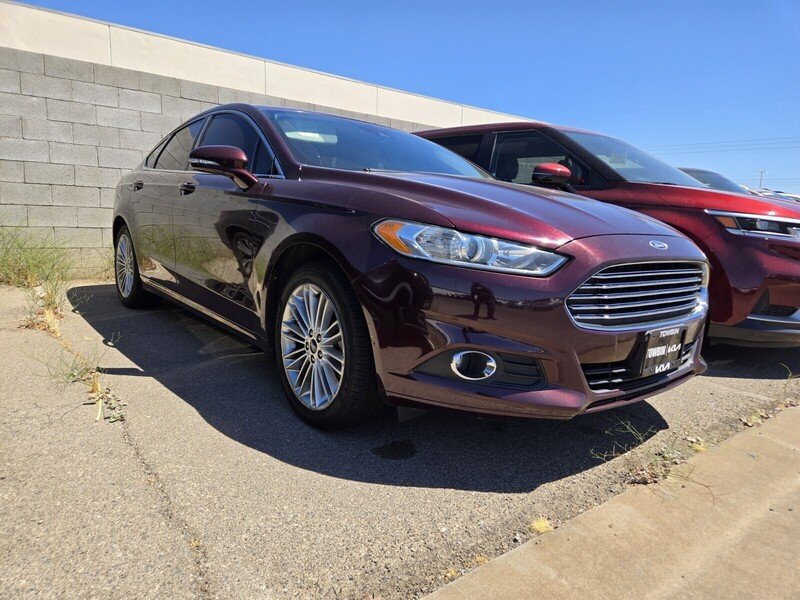 Used 2013 Ford Fusion SE FWD image 2